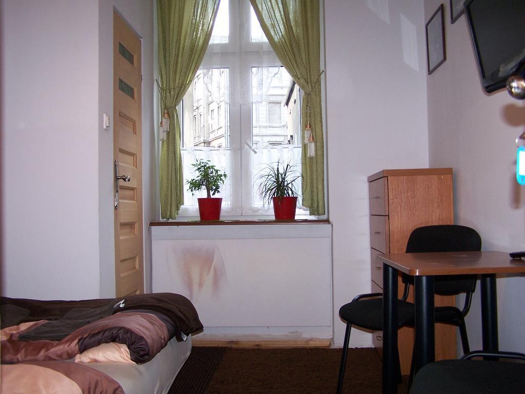 Film Hostel Poznan Ngoại thất bức ảnh